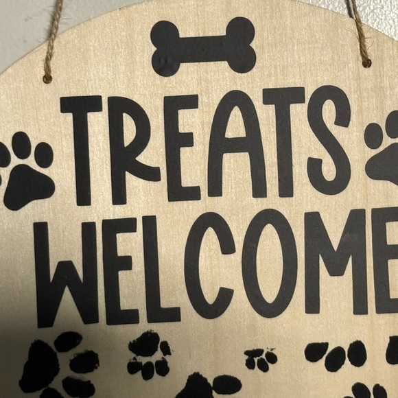 Dog Treats Welcome Sign - Black and Tan - Picture 3 of 3